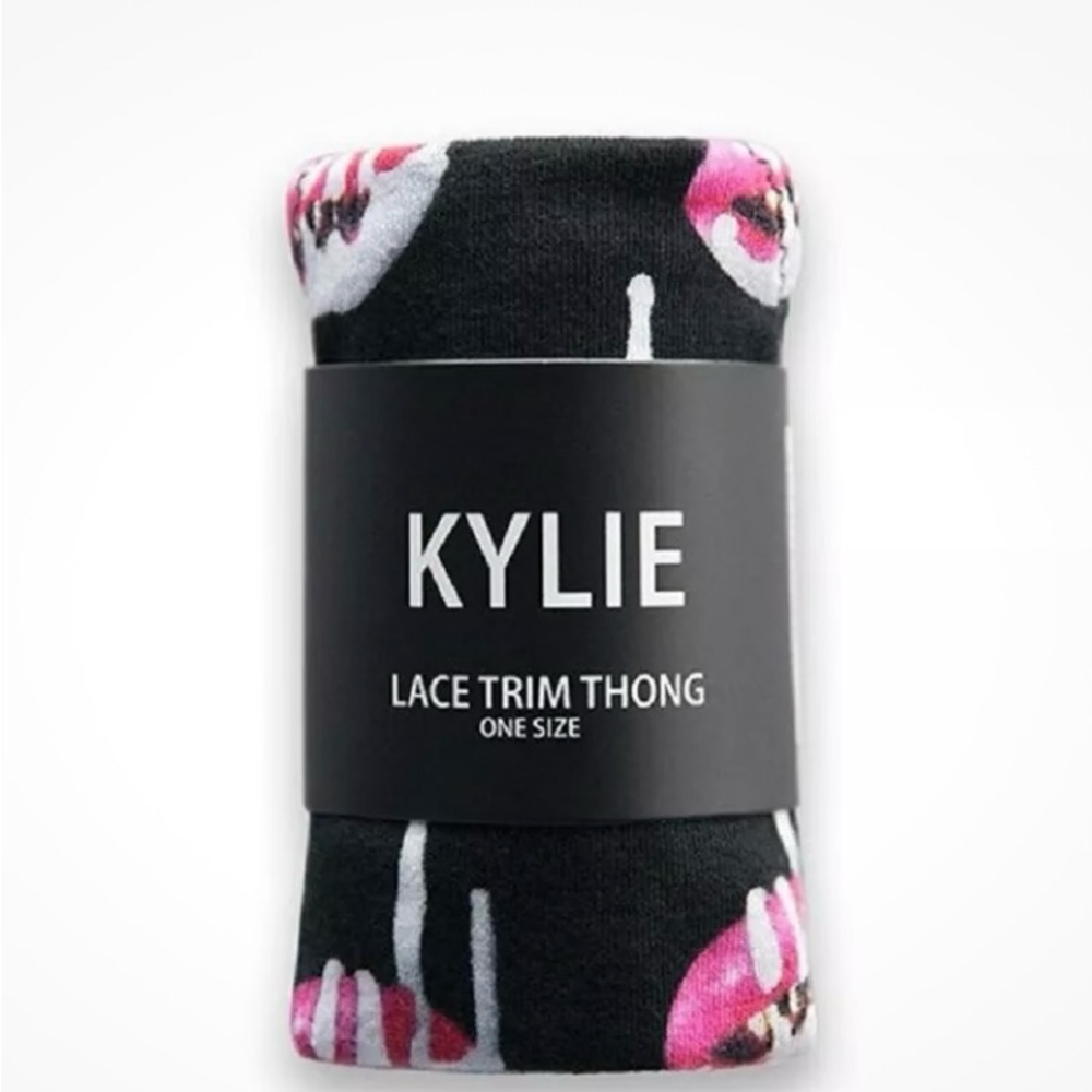 Lace trim thong one size KYLIE Pack_2